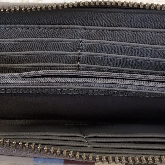 Fossil Beige Wallet with Colorful Stripes - Picture 15 of 16